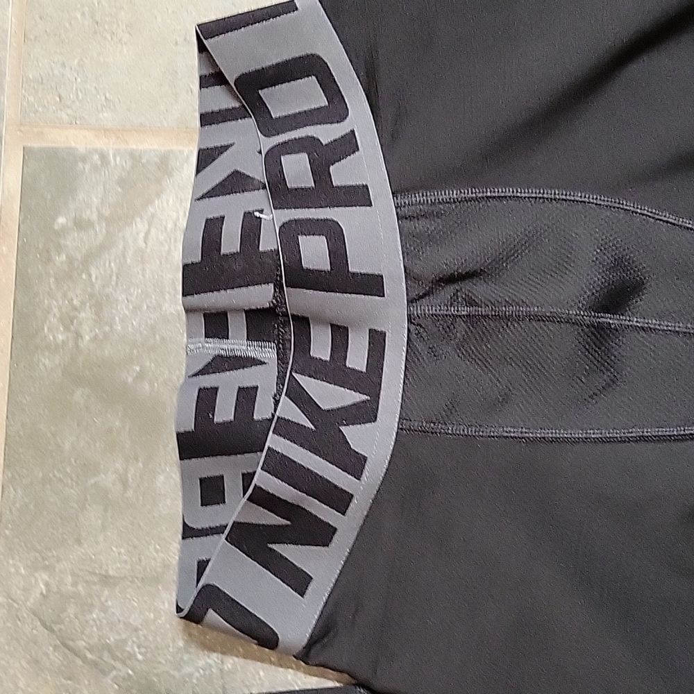 Nike Pro Training Leggings! View 4